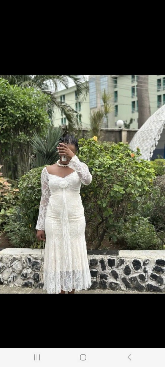 Dantel Detaylı Beyaz Uzun Kadın Elbise - Görsel 5