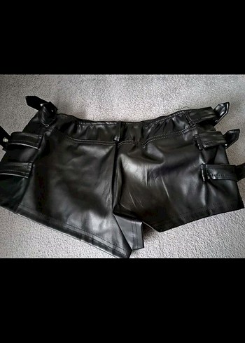 Kadın Siyah Deri Mini Kemerli Şort - Görsel 5