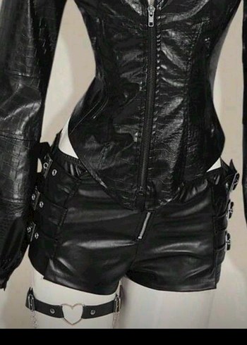 Kadın Siyah Deri Mini Kemerli Şort - Görsel 6