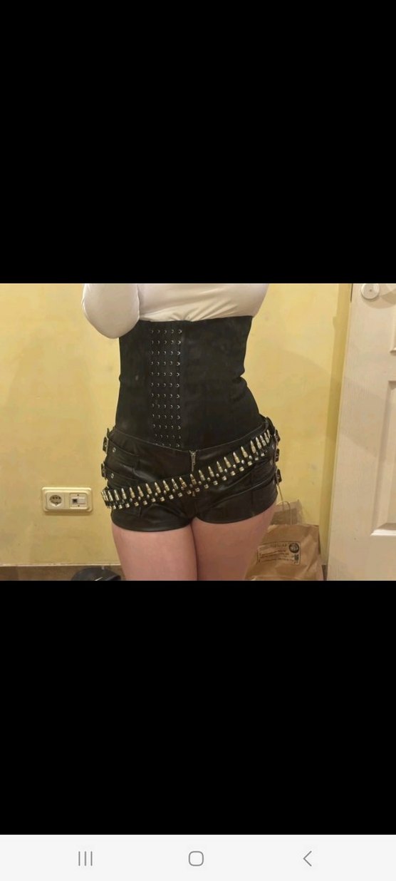 Kadın Siyah Deri Mini Kemerli Şort - Görsel 4