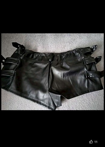 Siyah Deri Kemerli Mini Şort - Görsel 3