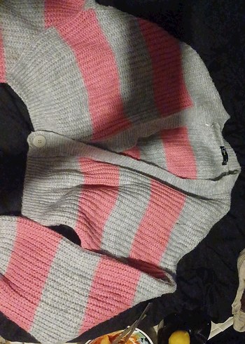 Gri Pembe Çizgili Triko Hırka - Görsel 2