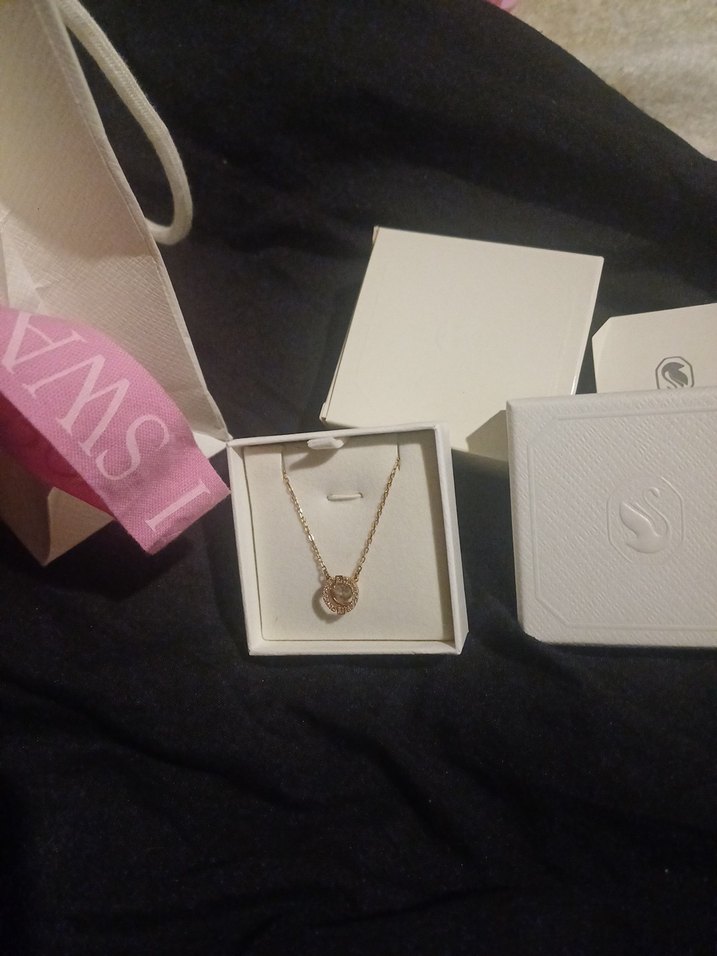 Swarovski Altın Renkli Zincir Detaylı Kolye orijinal - Görsel 2