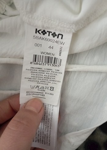 Düğmeli V Yaka Beyaz Kısa Kollu gy - Görsel 4