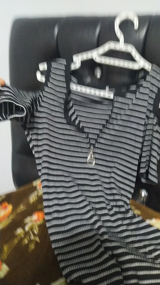 Zebra Desenli Siyah Fermuarlı Kadın Bluz - Görsel 2