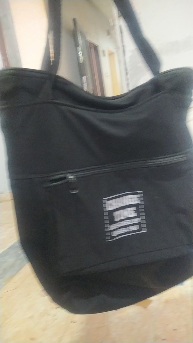 Siyah Fermuarlı Sokak Stili Kadın Çantası - Görsel 3