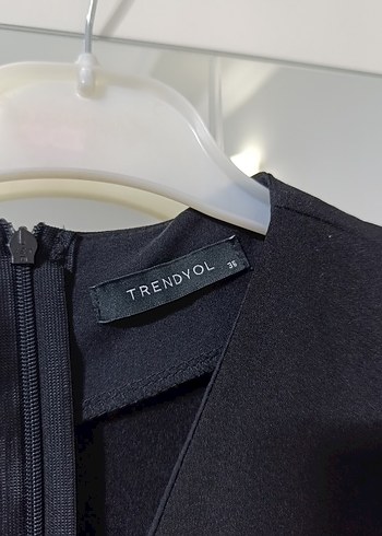 Siyah Elbise - Görsel 3