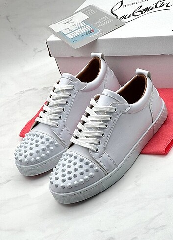 Christian louboutin deri beyaz