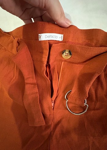 Kemerli Kahverengi Keten Kadın Bermuda Şort - Görsel 2