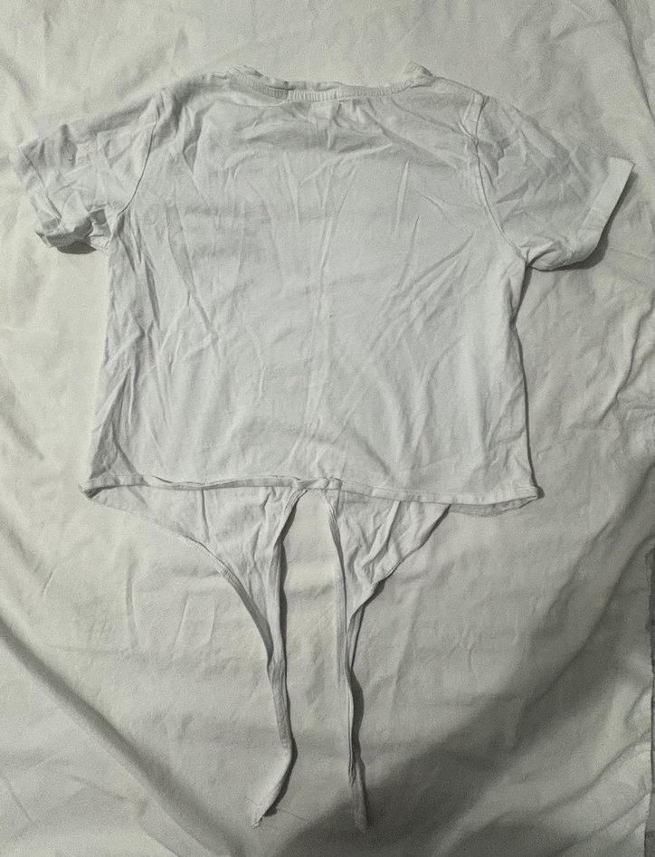 Beyaz Kısa Kollu Yazılı Crop - Görsel 3