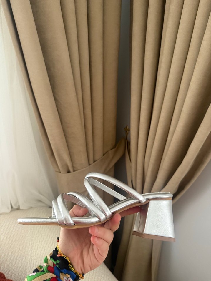 Bej Metal Tokalı Stiletto Topuklu Kadın Sandalet - Görsel 5