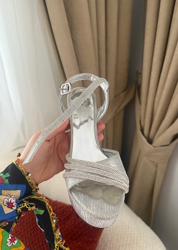 Gümüş Taş Detaylı Şık Platform Abiye Ayakkabı  Hiç Kullanılmadı - Görsel 3