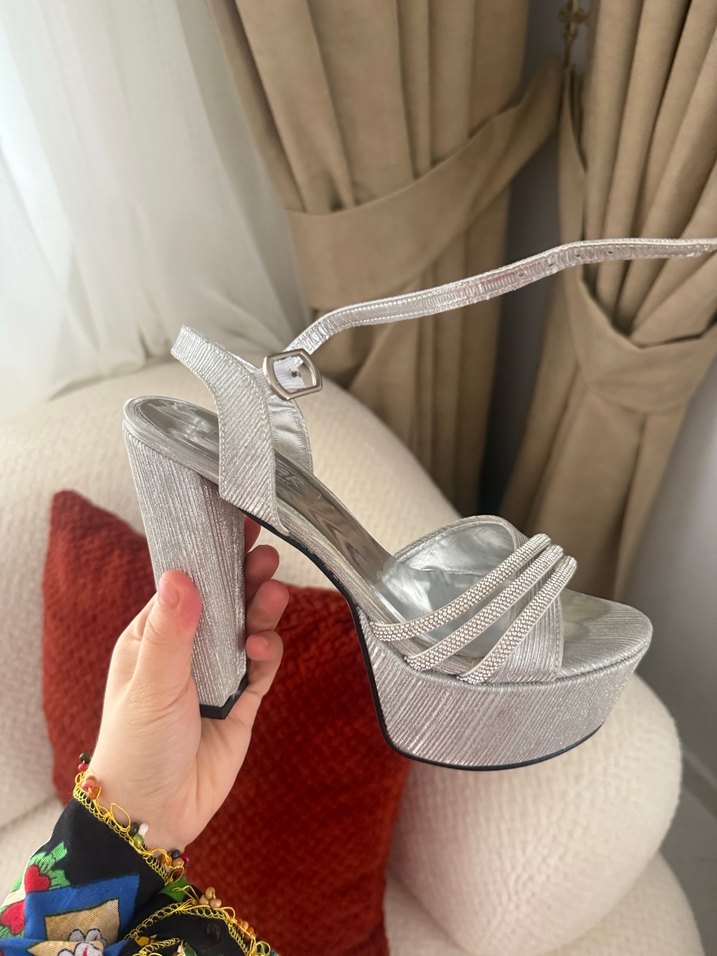 Gümüş Taş Detaylı Şık Platform Abiye Ayakkabı  Hiç Kullanılmadı - Görsel 5