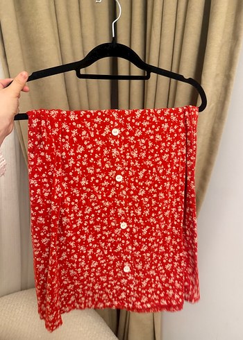 Kırmızı Çıtır Çiçekli Düğme Detaylı Etek - Görsel 3