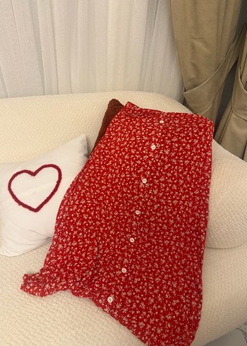 Kırmızı Çıtır Çiçekli Düğme Detaylı Etek - Görsel 2