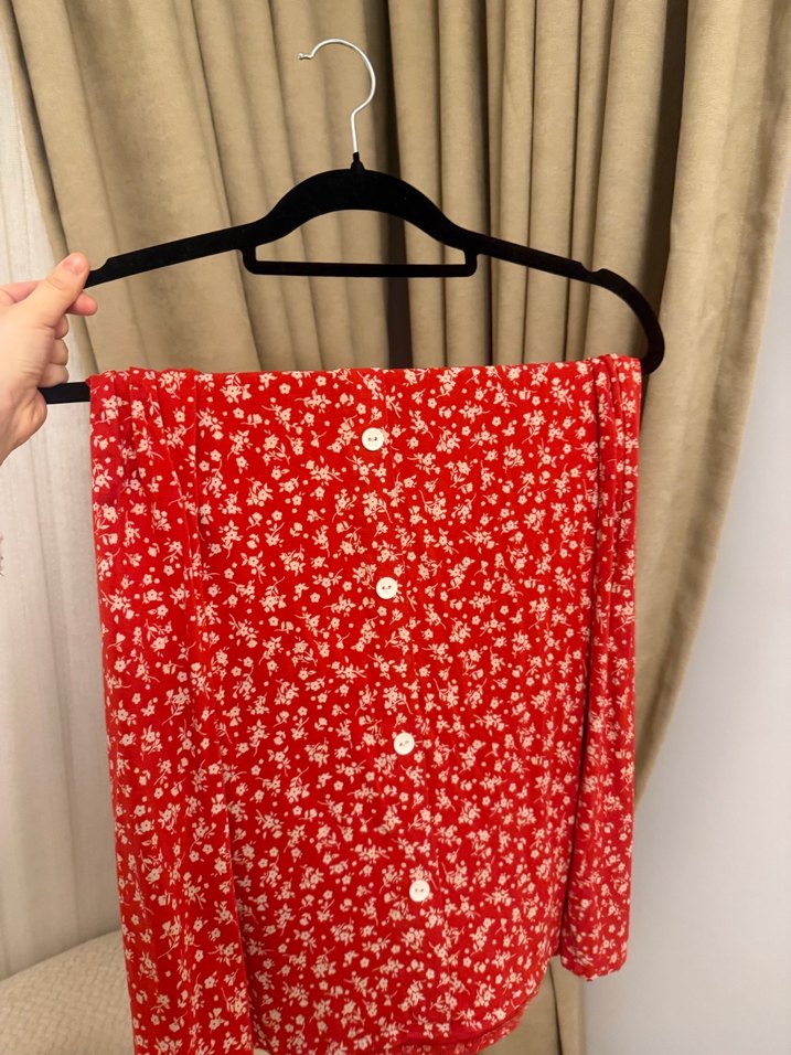 Kırmızı Çıtır Çiçekli Düğme Detaylı Etek - Görsel 4