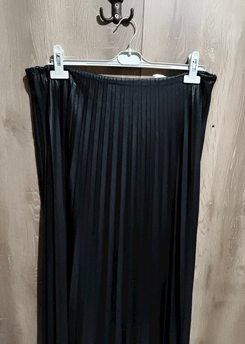 Siyah Pileli Uzun Kadın Etek - Görsel 2