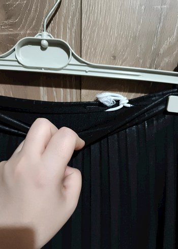 Siyah Pileli Uzun Kadın Etek - Görsel 4