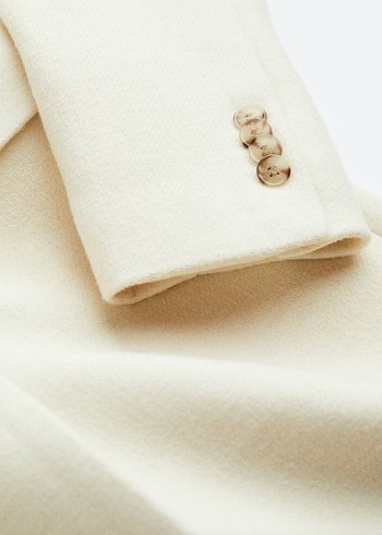 Single-breasted coat
Düğmeli Krem Rengi Kaban - Görsel 3