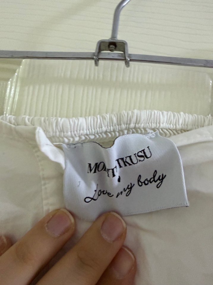 Beyaz Keten Düğmeli Straplez Bluz - Görsel 2