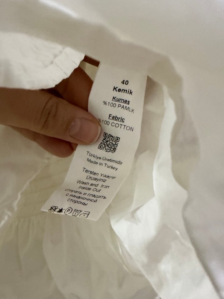 Beyaz Keten Düğmeli Straplez Bluz - Görsel 3