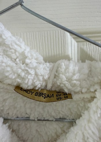 Beyaz Kapüşonlu Peluş Kadın Ceket - Görsel 2