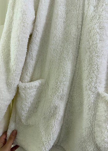 Beyaz Kapüşonlu Peluş Kadın Ceket - Görsel 3