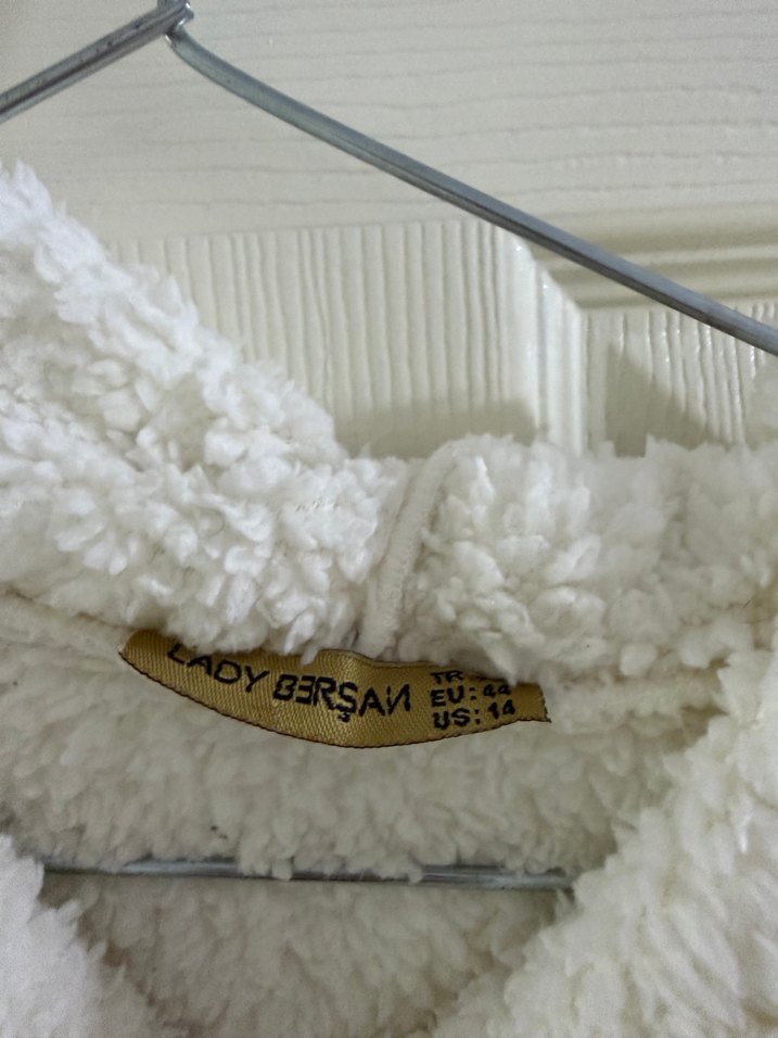 Beyaz Kapüşonlu Peluş Kadın Ceket - Görsel 2