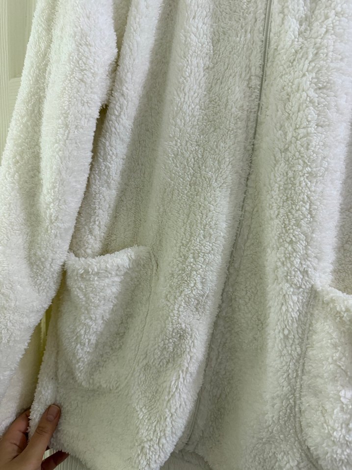 Beyaz Kapüşonlu Peluş Kadın Ceket - Görsel 3