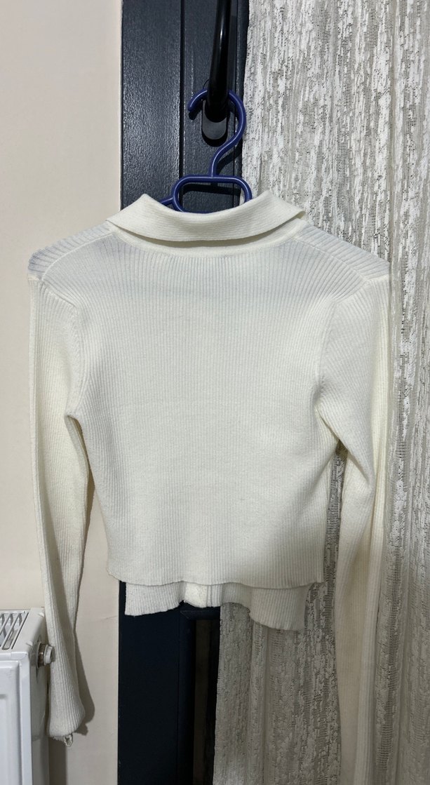 Adl Düğmeli Beyaz Kadın Hırka - Görsel 2