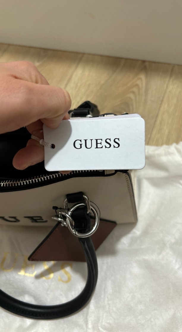 Guess Bej Deri Kadın Omuz Çantası - Görsel 3