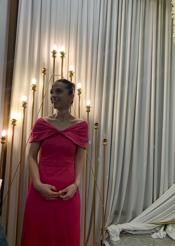 Adl Night Zoom Mert Aslan gece elbisesi - Görsel 4