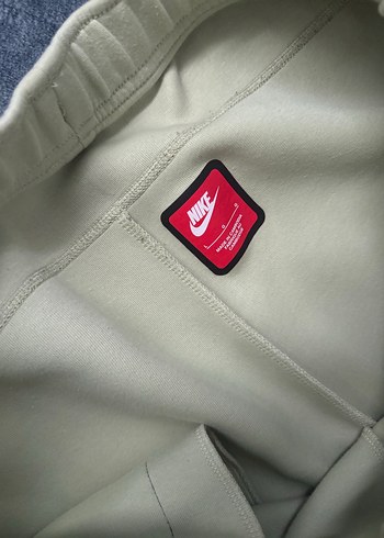 Nike yeşil/sarı renkli jogger eşofman altı - Görsel 3