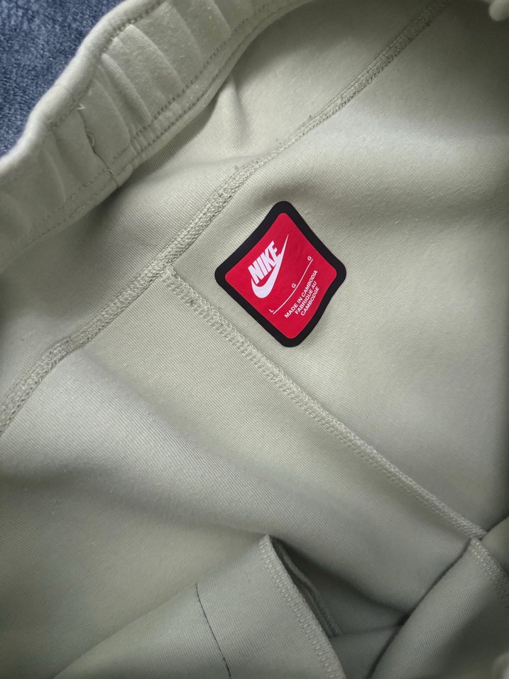 Nike yeşil/sarı renkli jogger eşofman altı - Görsel 3