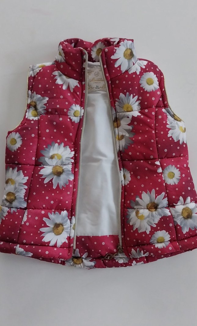 Çiçek Desenli Kız Yeleği. Yeniden hiçbir farkı yoktur - Görsel 2