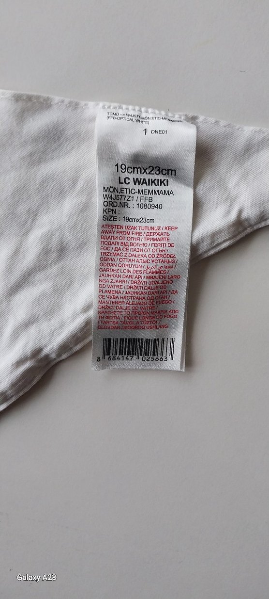 Beyaz Desenli Bebek Önlüğü - Görsel 2