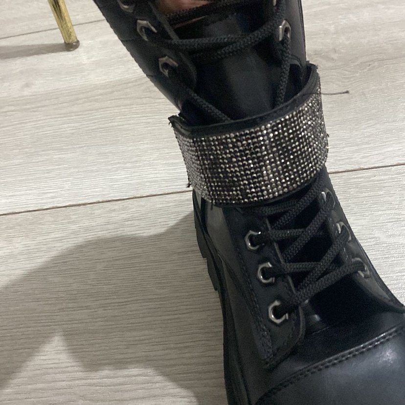 Siyah Parlak Goth Bot - Görsel 5