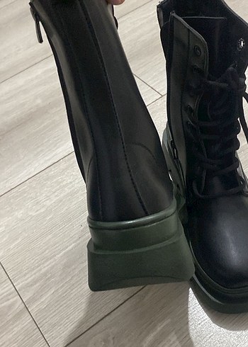 Siyah Bağcıklı Gotik  Kadın Bot - Görsel 6