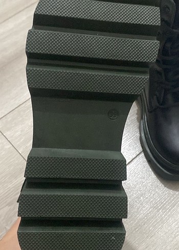 Siyah Bağcıklı Gotik  Kadın Bot - Görsel 5