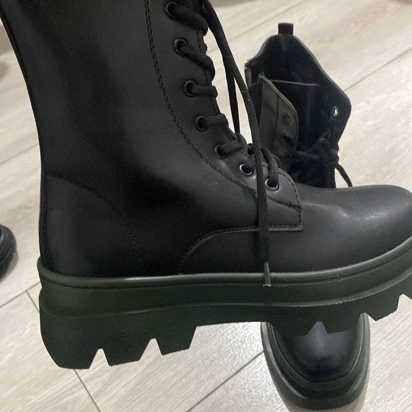 Siyah Bağcıklı Gotik  Kadın Bot - Görsel 4