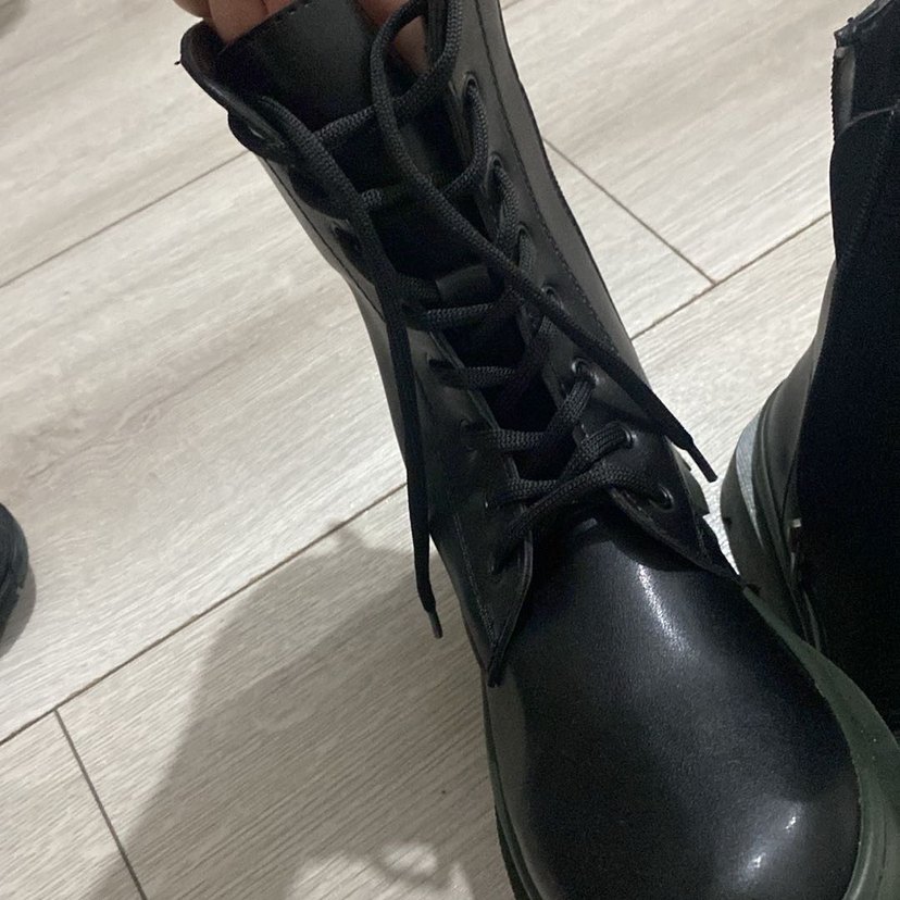 Siyah Bağcıklı Gotik  Kadın Bot - Görsel 3