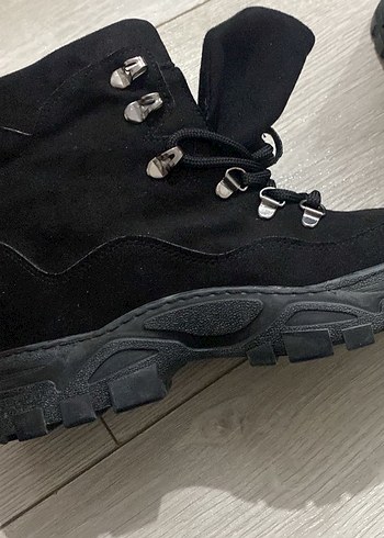 Siyah Süet Platform Topuklu Goth Bot - Görsel 4