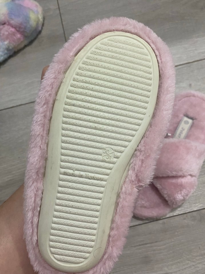 Pembe Kürklü Ev Terliği - Görsel 3