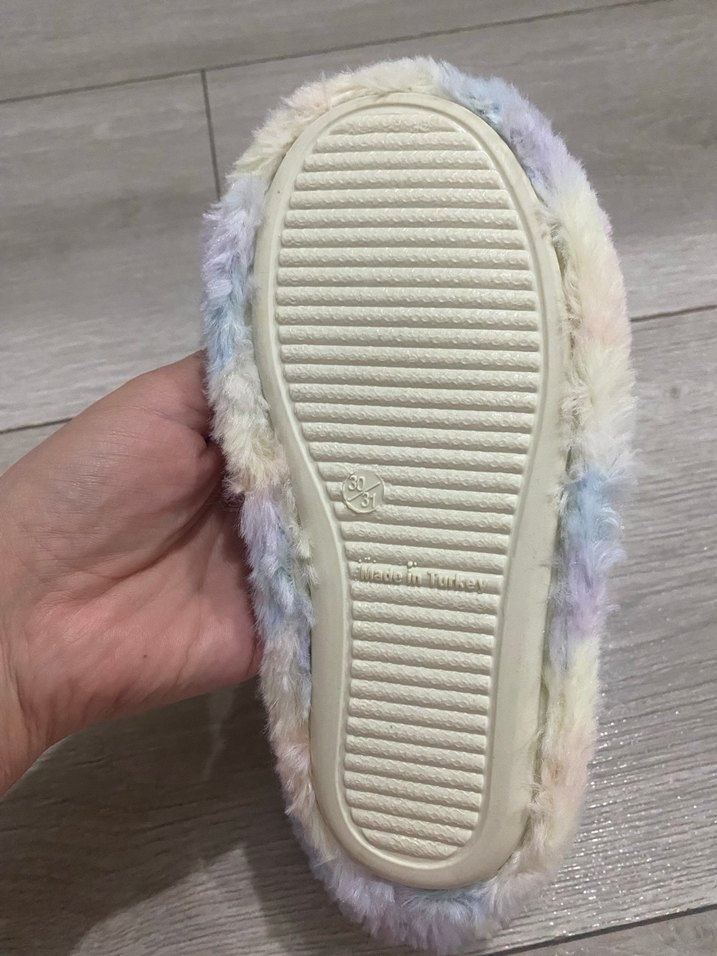 Çocuk Pastel Renkli Tüylü Bantlı Terlik - Görsel 2