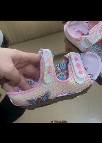 Kız Çocuk Pembe Cırt Cırtlı sandalet 33-34 numarası mevcut - Görsel 2