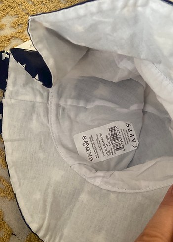 Yıldız Desenli Mavi Fiyonk Detaylı Çocuk Şapkası - Görsel 3