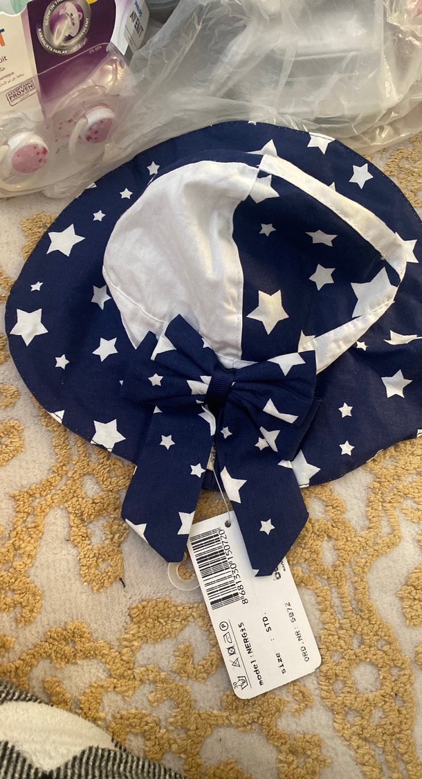 Yıldız Desenli Mavi Fiyonk Detaylı Çocuk Şapkası - Görsel 4