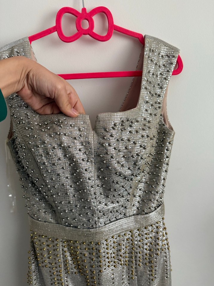 Gri İşlemeli Payetli Midi Abiye Elbise - Görsel 2