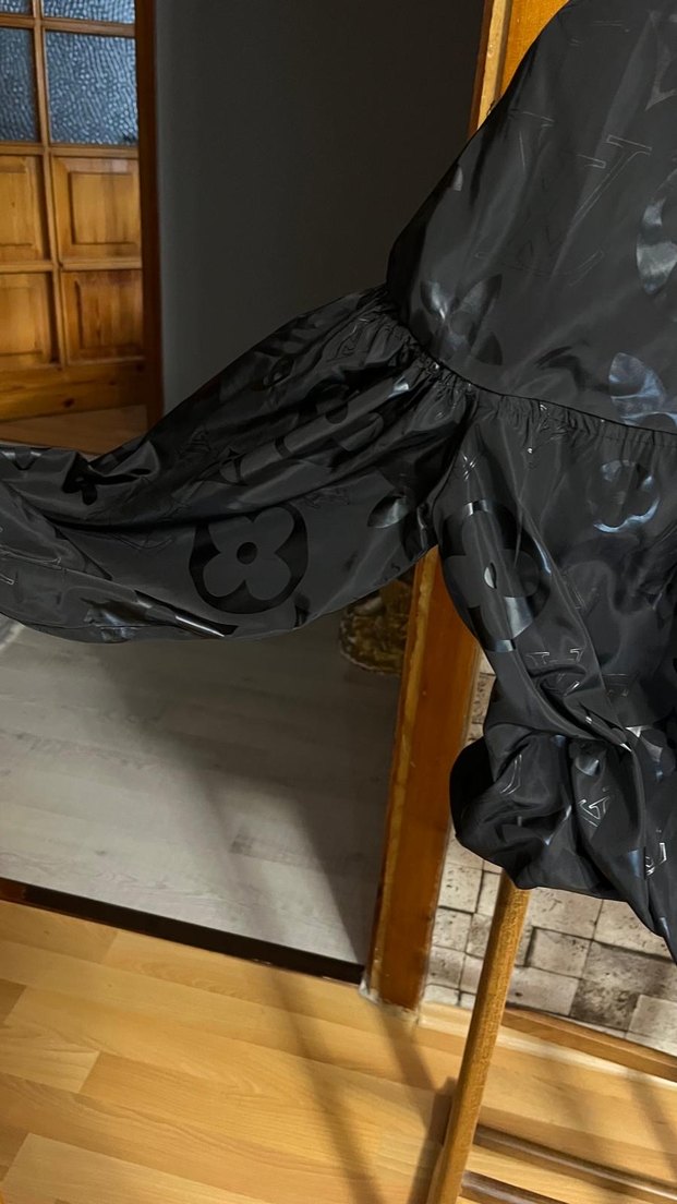 Siyah Baskılı Kadın Crop Yağmurluk - Görsel 5