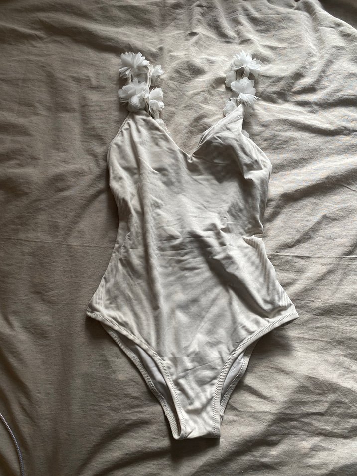 Dantel Detaylı Beyaz Kadın Mayo - Görsel 3